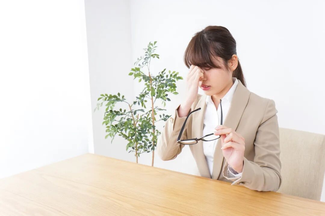 1片眼贴就能去掉眼袋?真相是……