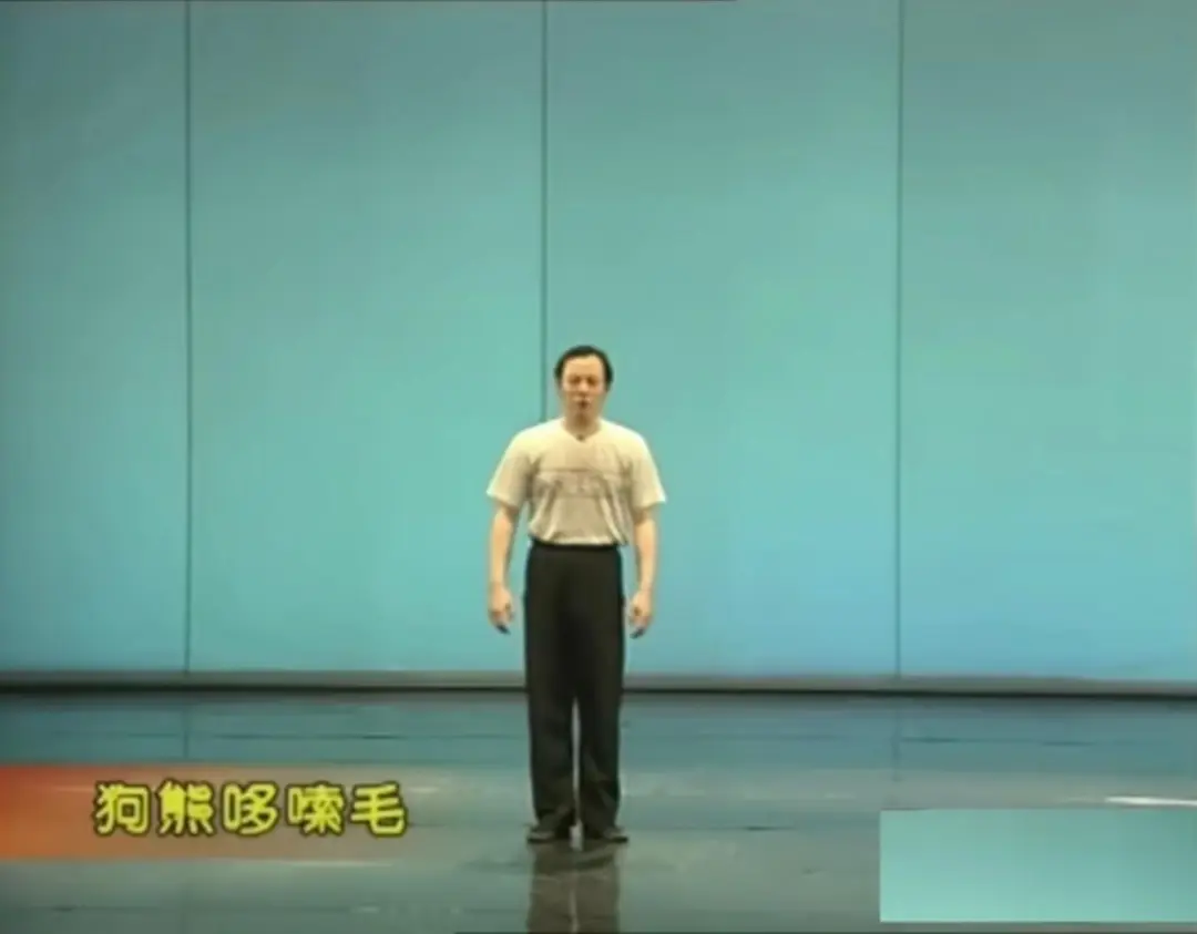 “狗熊哆嗦毛”“闪身步”引模仿热潮，专业人士：一次破圈传播，希望更多人看见中国民间舞