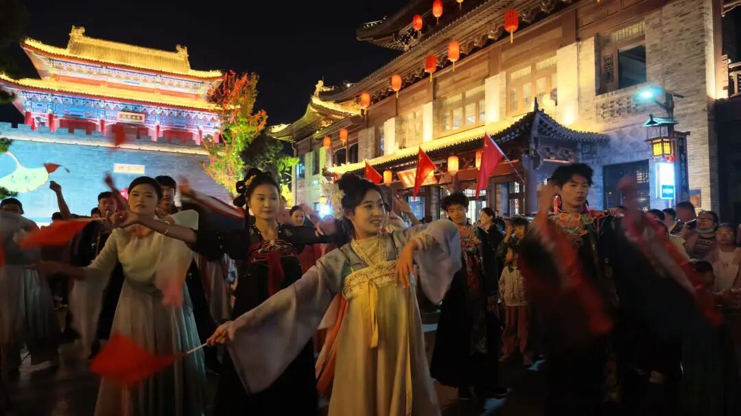 赶海、逛古城！撸串、看演唱会！还有一大波优惠！日照这些地方，藏着超多惊喜……