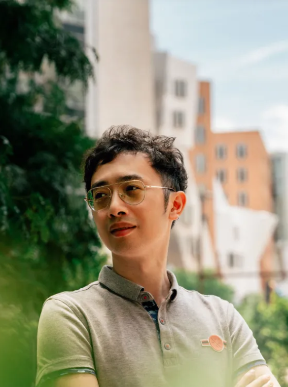 全球首个细胞“返老还童”人体试验取得阶段性成功，2名青光眼患者显示出视力改善早期迹象；中国留学生在小鼠身上尝试3年找到最关键突破
