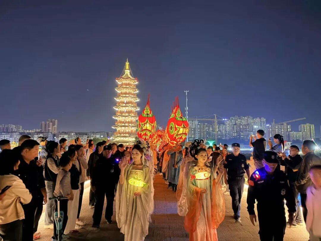 度国庆享金秋！十一假日，菏泽文旅消费市场活力满盈，热气腾腾