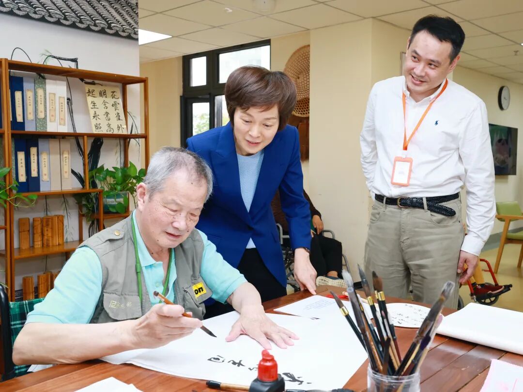 让老年人笑容更多、获得感更强！区领导开展重阳节走访慰问并向老年人致以节日祝福