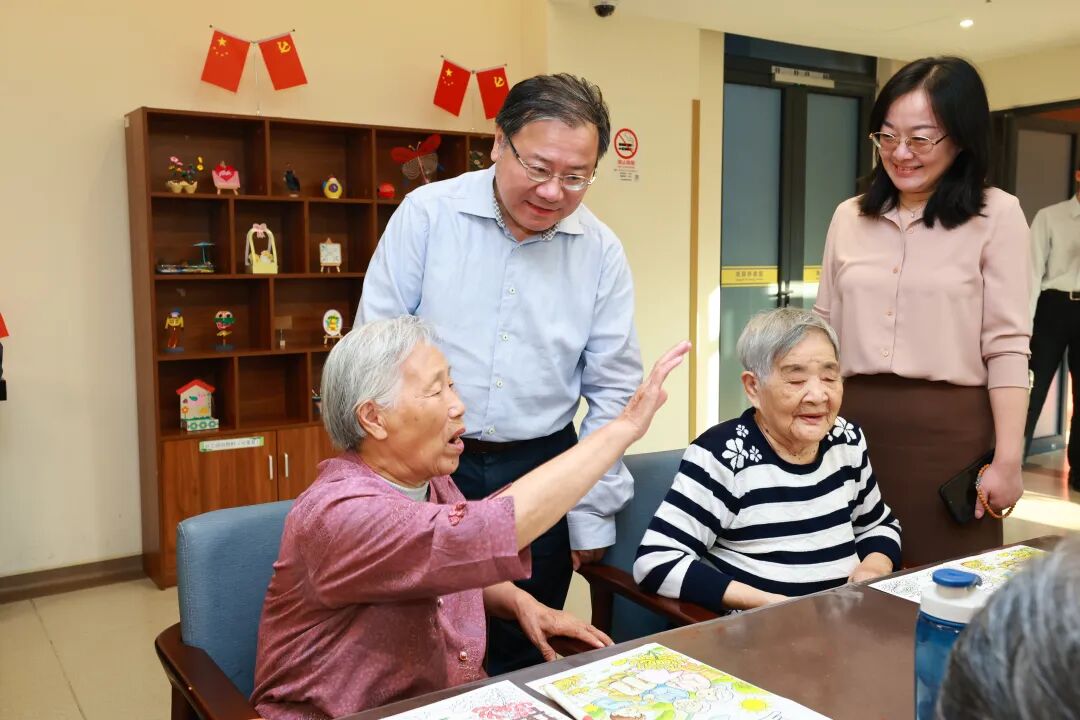 让老年人笑容更多、获得感更强！区领导开展重阳节走访慰问并向老年人致以节日祝福