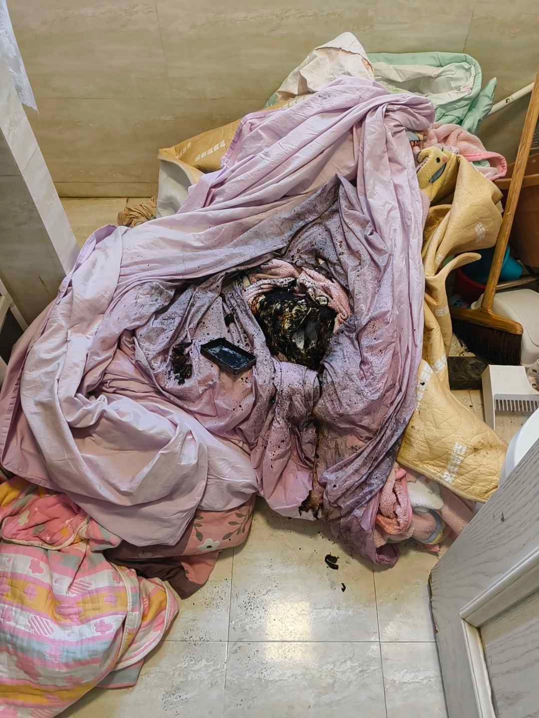 一高层住宅清晨起火！250人紧急疏散……