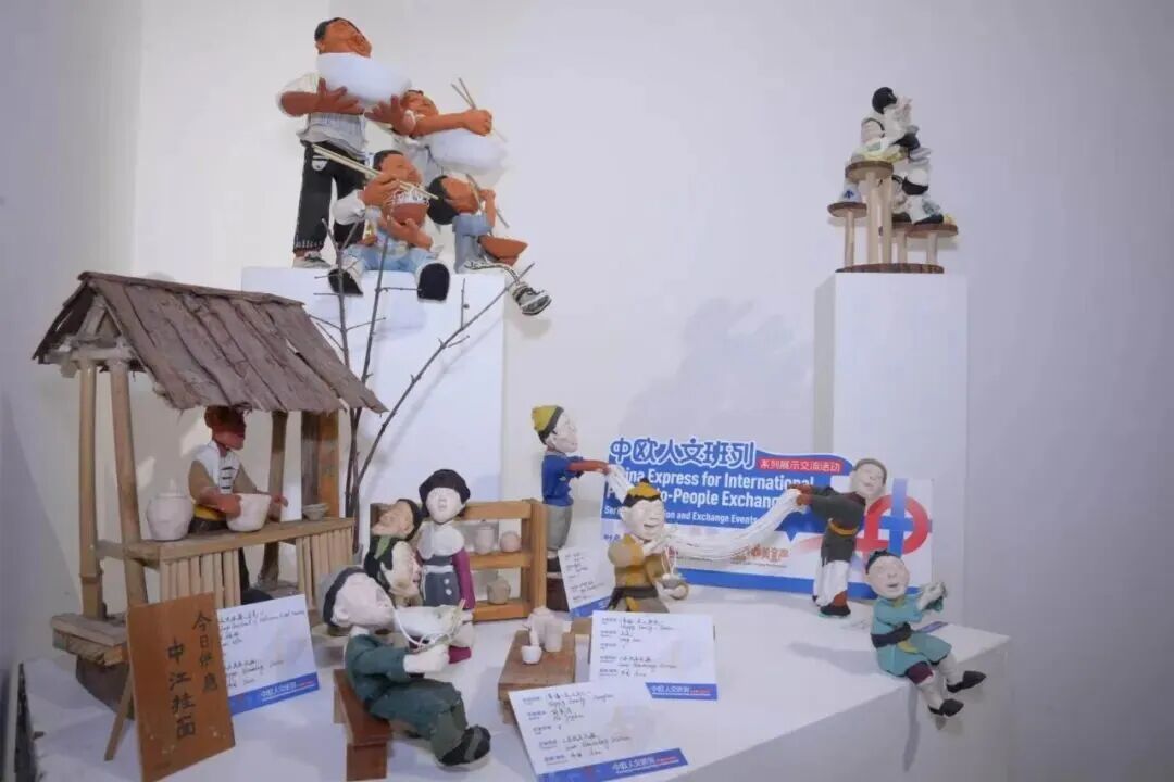 德阳学子陶土作品亮相罗马 向世界讲述《一碗面・一座城》