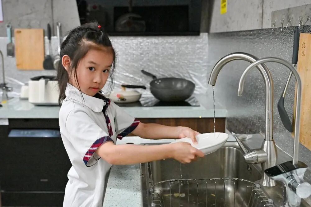 “希望工程·未来生活家”赋能乡村食育课堂