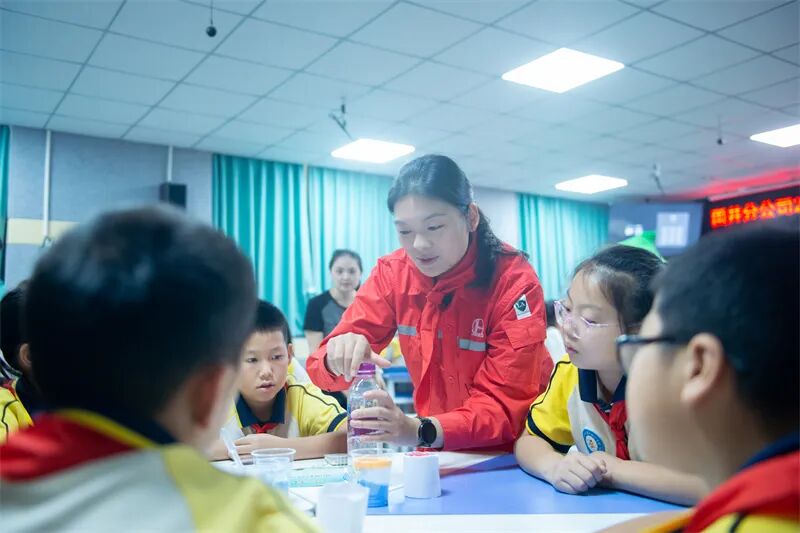 “童”探固井！能源知识装进小朋友口袋