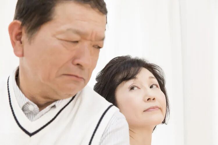 年过60，“懒”点或更长寿？偷对懒能养生，但这5件事千万别偷懒