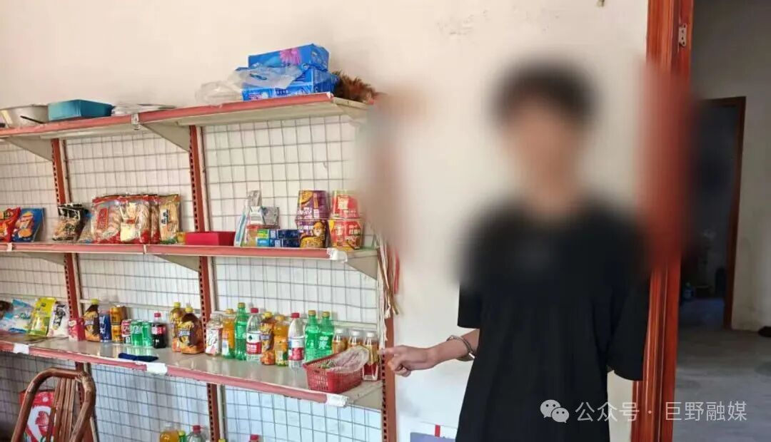 男子在小卖部买东西，每次扫码只支付几毛钱，90岁店主听到收款语音以为钱已到账；男子一个月内作案26起，涉案900余元，已被警方抓获