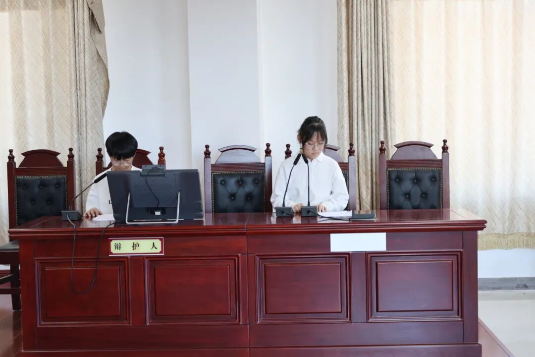 沉浸式体验“开庭”！敖汉旗人民法院开展模拟法庭普法活动