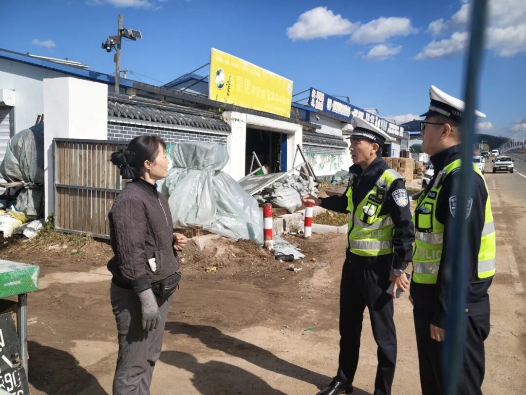 护航秋收｜亮尾工程除隐患 田间宣讲筑防线！龙井交警织密秋收交通安全网