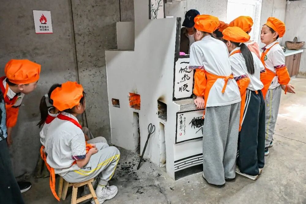 “希望工程·未来生活家”赋能乡村食育课堂