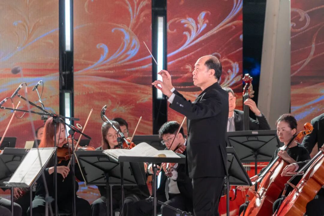 东湖音乐周启幕!廖昌永携上音师生唱响传承,遥敬师恩