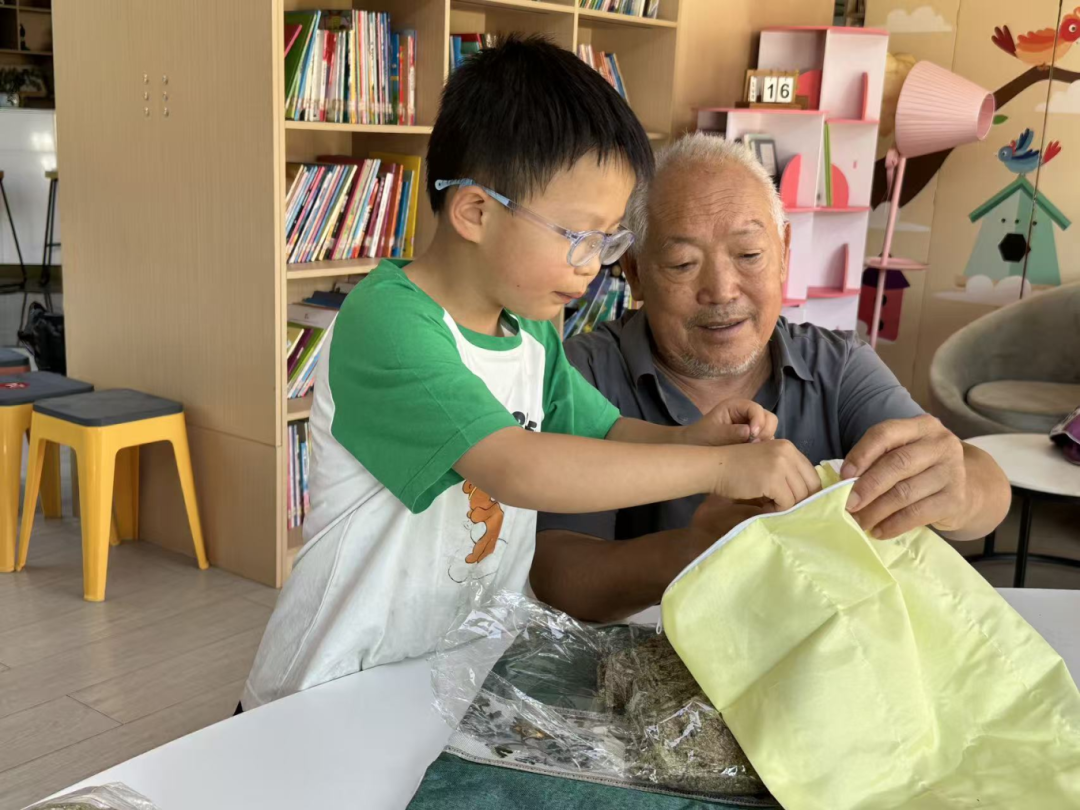 “情暖重阳 礼敬传承”市妇联开展重阳节敬老活动