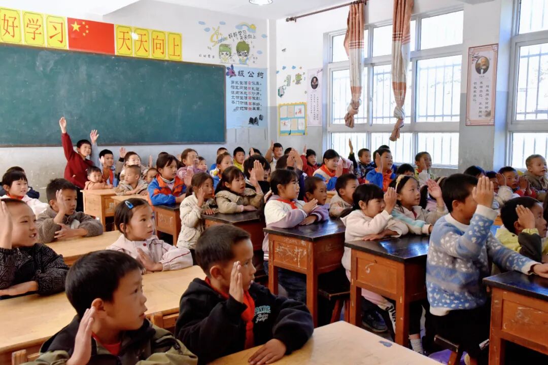 宁蒗法院：送法入乡村 “护苗”又护绿