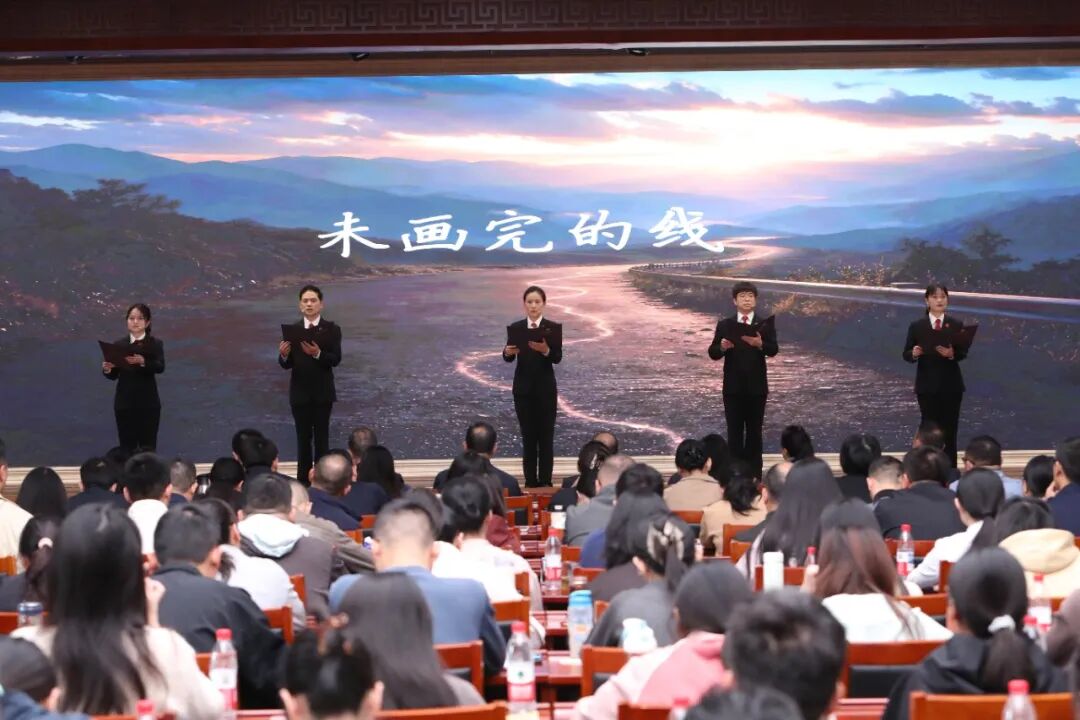 从听课到共情，这堂思政课如何做到直抵人心？