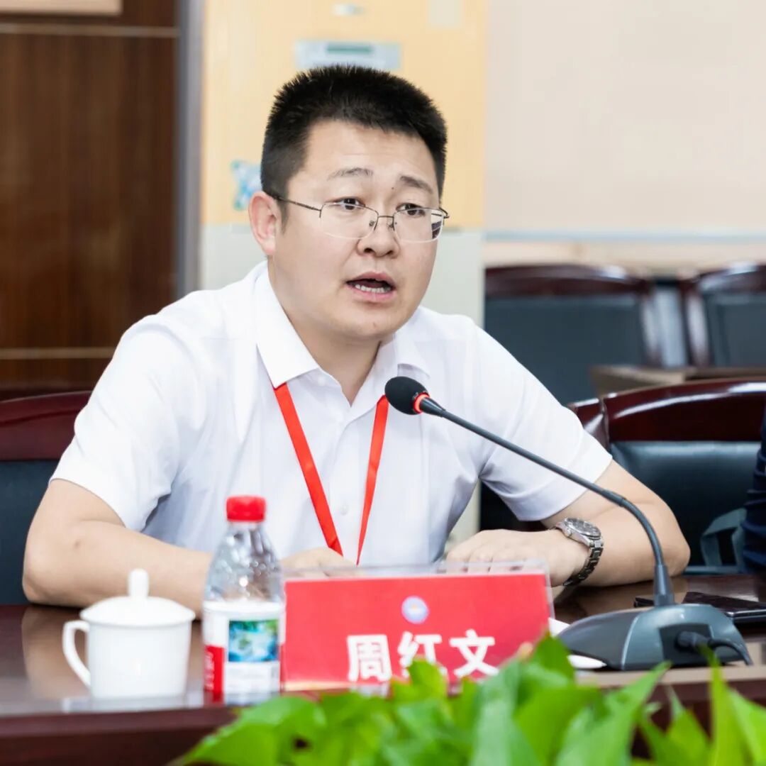 代表委员风采丨周红文：当好法治“桥”，助力法律服务业高质量发展