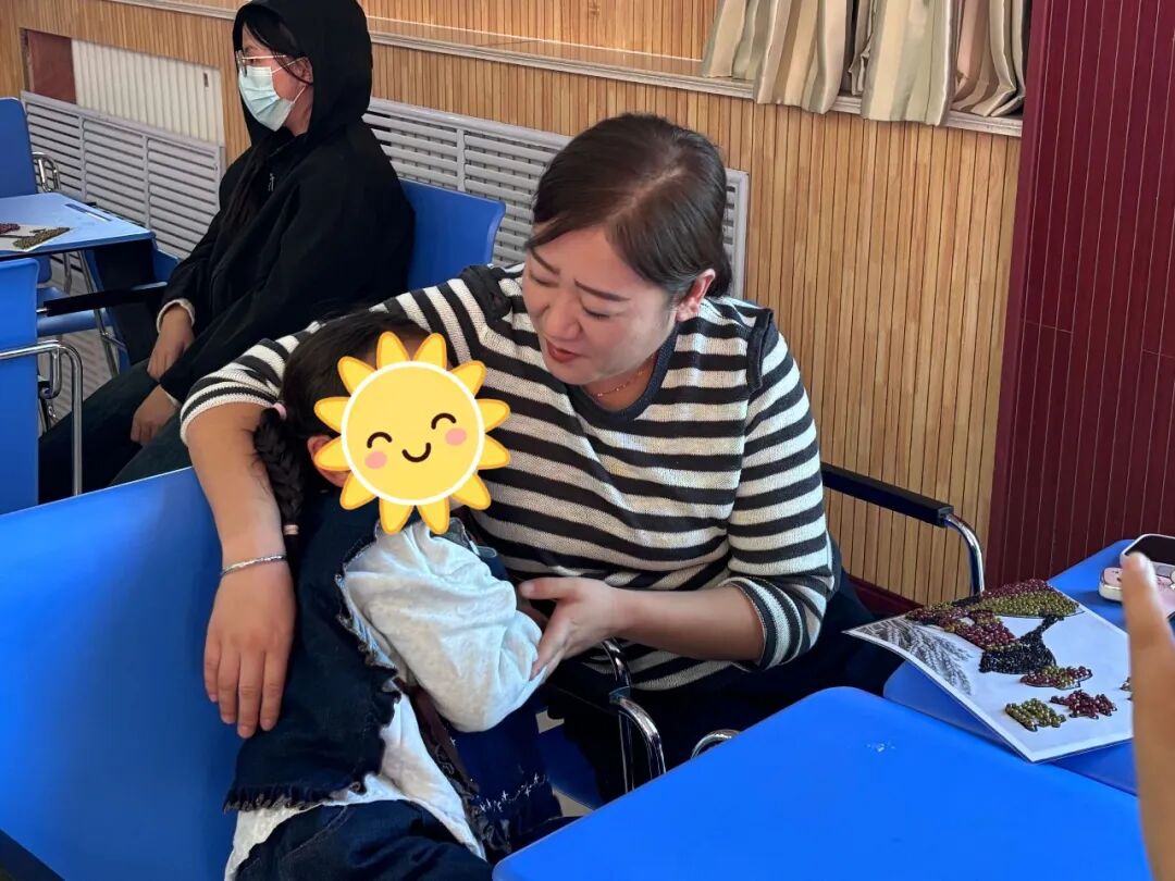 【爱暖万家项目 】 盐池县妇联开展“情暖重阳・ 爱伴成长”困境家庭亲子关爱活动