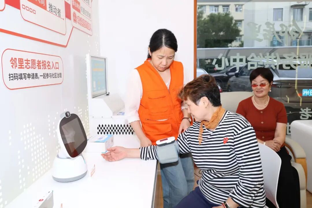 邻居里・家门口服务供给中心启用，便民服务从“小车”升级到“家门口枢纽”