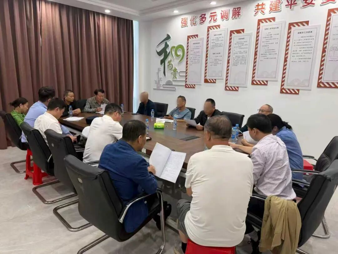 江西日报聚焦安义：一扇门解千愁，“一乡一品”解民忧