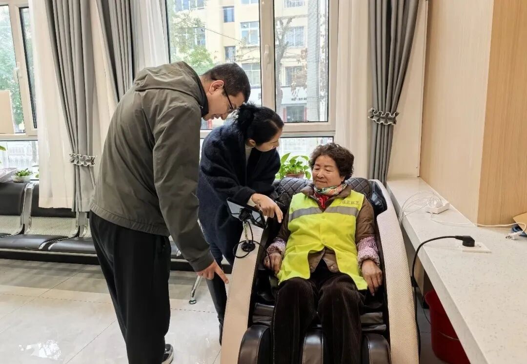 冬日暖流提前至 工会关爱暖人心