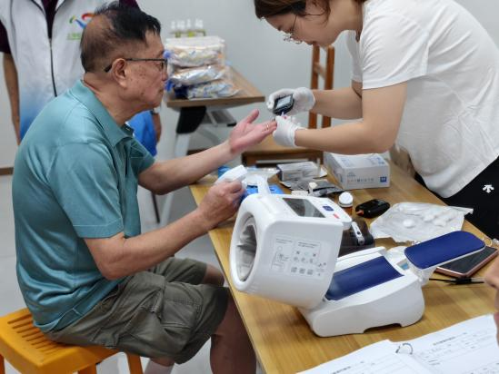 一间 “舒心小屋”，守好社区老人健康门|虹社汇
