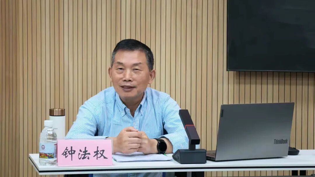 鲁迅文学奖得主钟法权回荆门采风