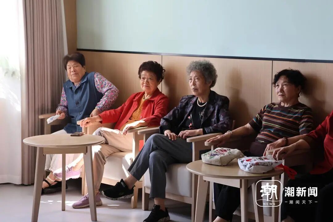 近90岁老人清晨从床上摔下，邻居察觉不对劲急忙求助！浙江湖州“银龄互助”模式：隔天串个门，上下楼看一眼，高龄独居老人有了“身边人”