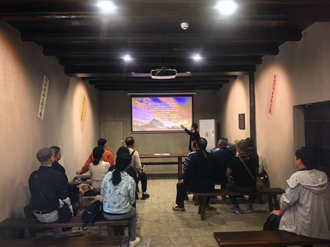 情系桑榆暖人心 银发生辉守初心——襄城区人民法院开展离退休老干部慰问系列活动