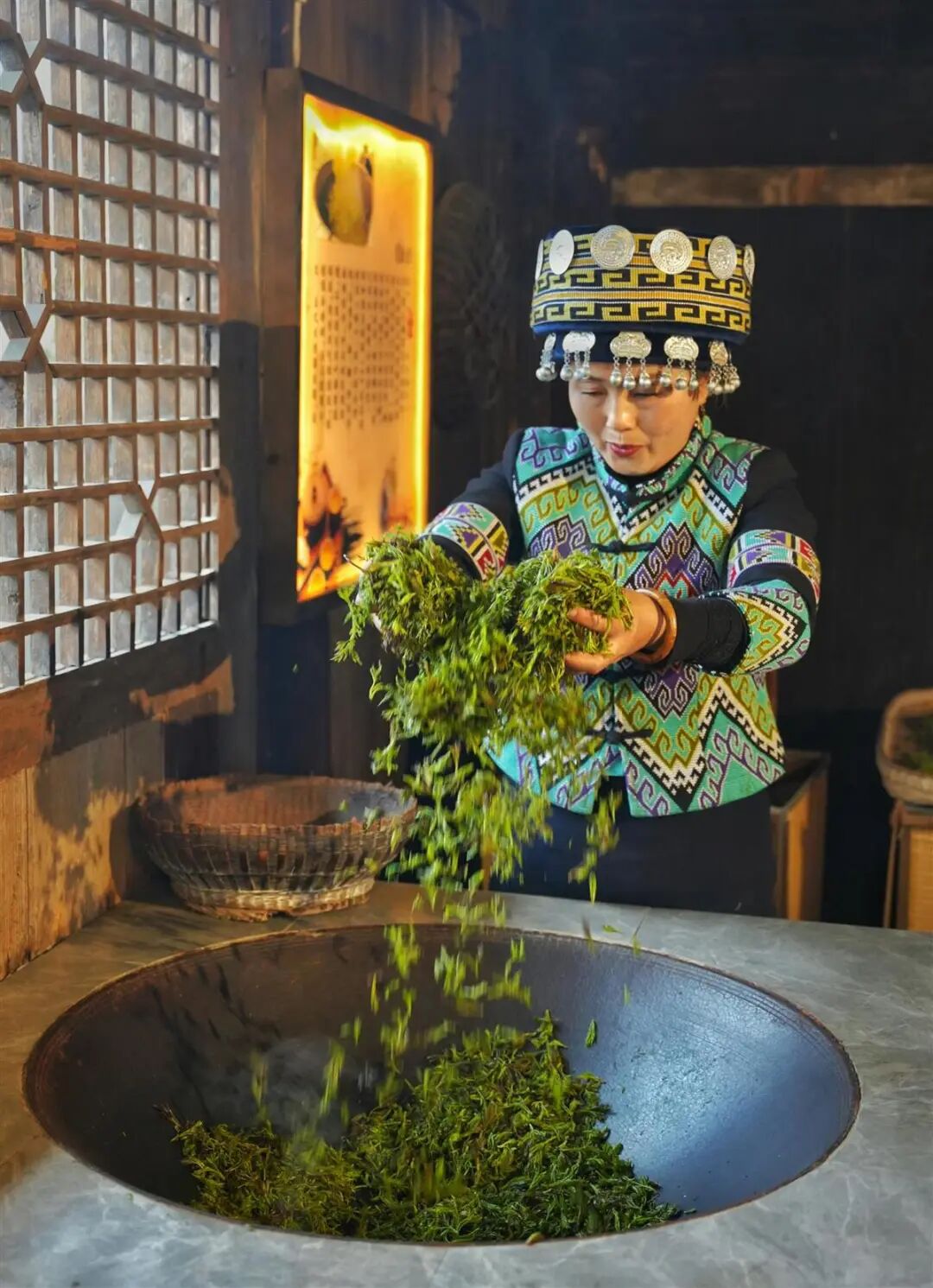 庭院经济 巾帼担当丨7000亩茶园，带动896户增收，“藤茶姐姐”杨艺琼把千年古茶卖向全世界