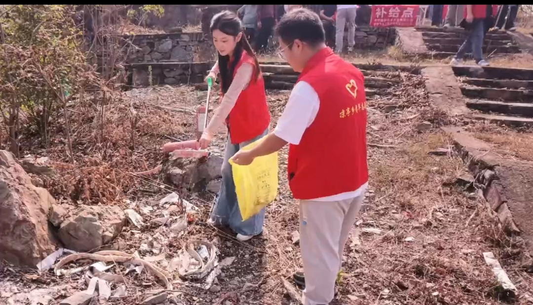 怀宁县凉亭乡妇联：登高护青绿 巾帼践初心