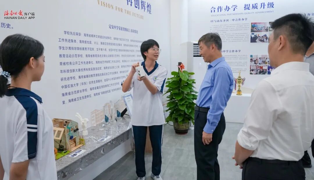 刘小明在定安、澄迈调研群众身边不正之风和腐败问题集中整治情况