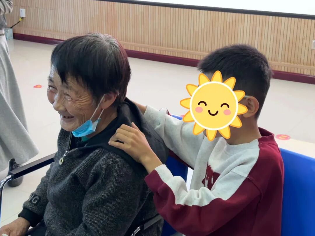 【爱暖万家项目 】 盐池县妇联开展“情暖重阳・ 爱伴成长”困境家庭亲子关爱活动