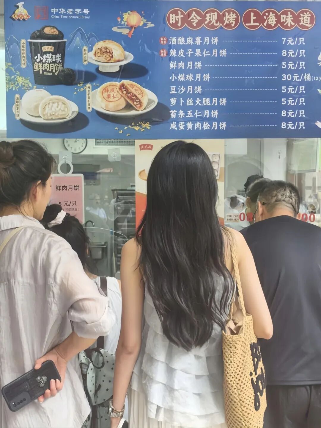 代表金点子，老街新潮向！百年商业街，正成为年轻人的“第一站”