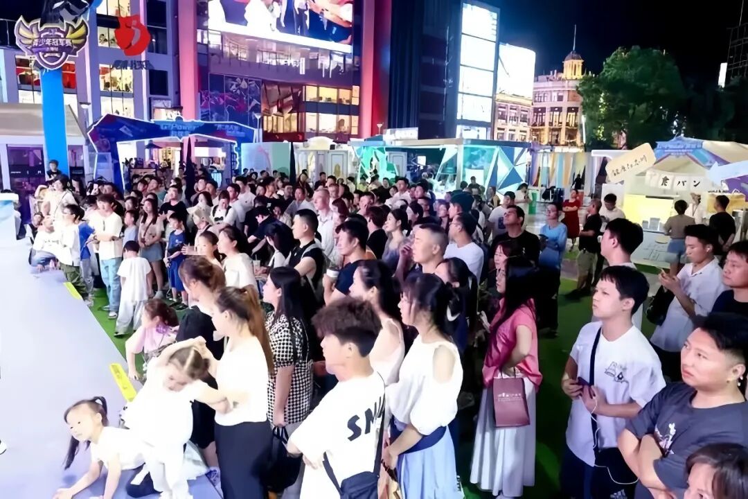 代表金点子，老街新潮向！百年商业街，正成为年轻人的“第一站”