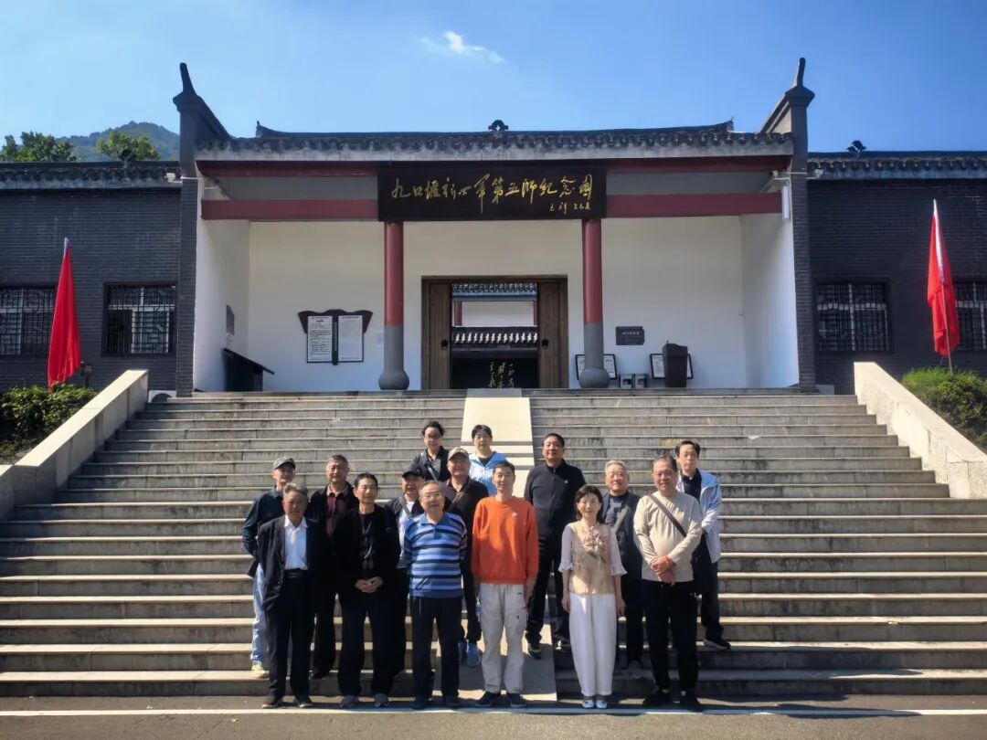 情系桑榆暖人心 银发生辉守初心——襄城区人民法院开展离退休老干部慰问系列活动