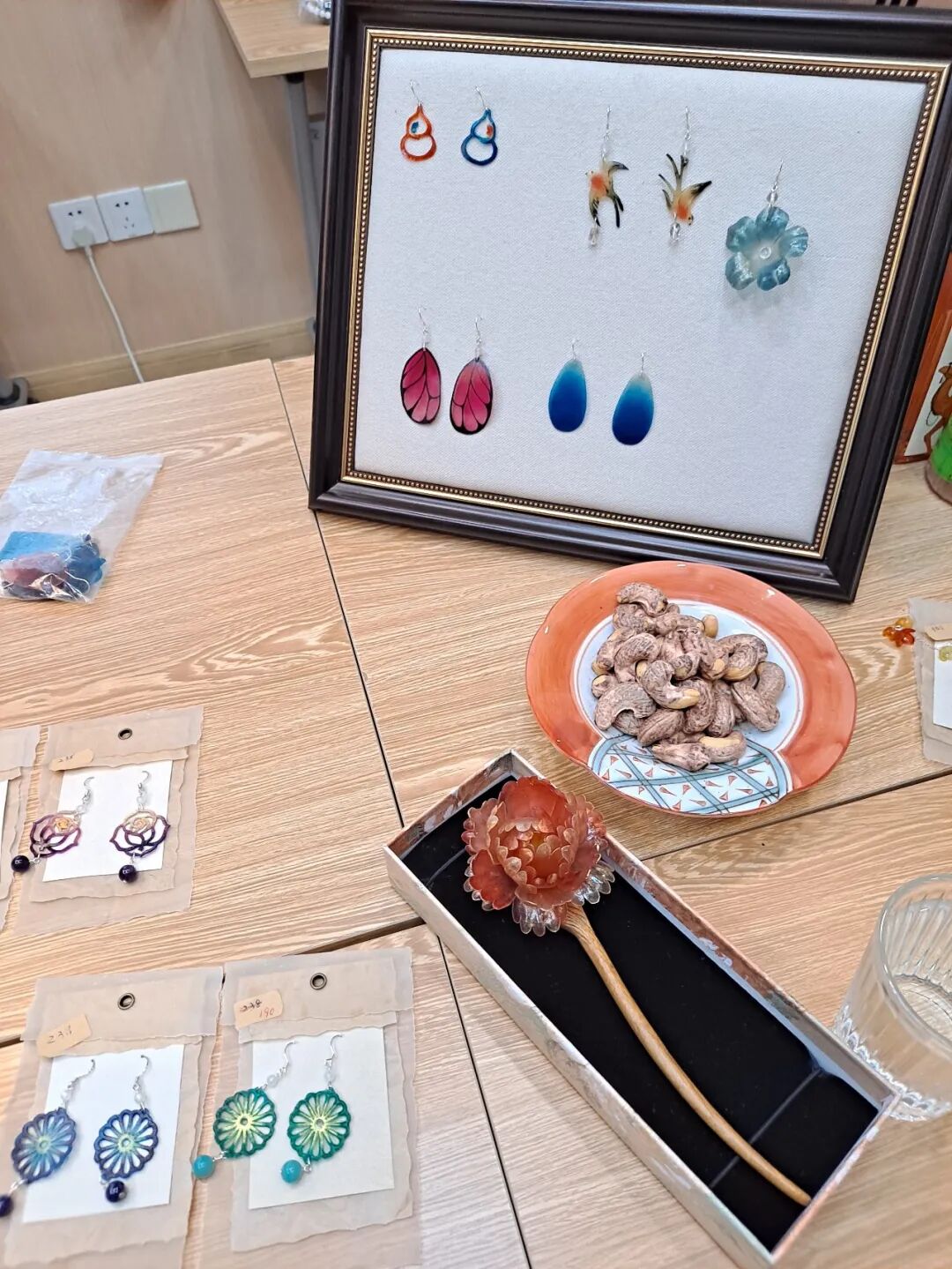 不是纸也不是糖，上海妈妈把皮影做成耳饰，还成了“闵行伴手礼”