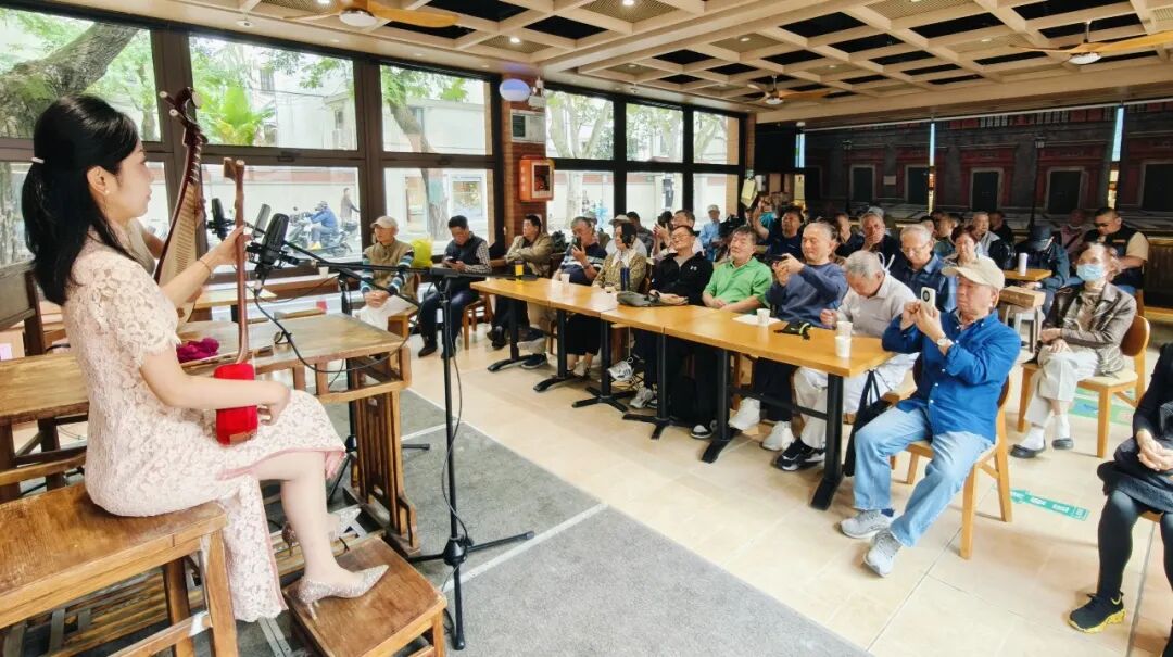 一餐烟火一曲韵，社区食堂打造家门口的评弹书场