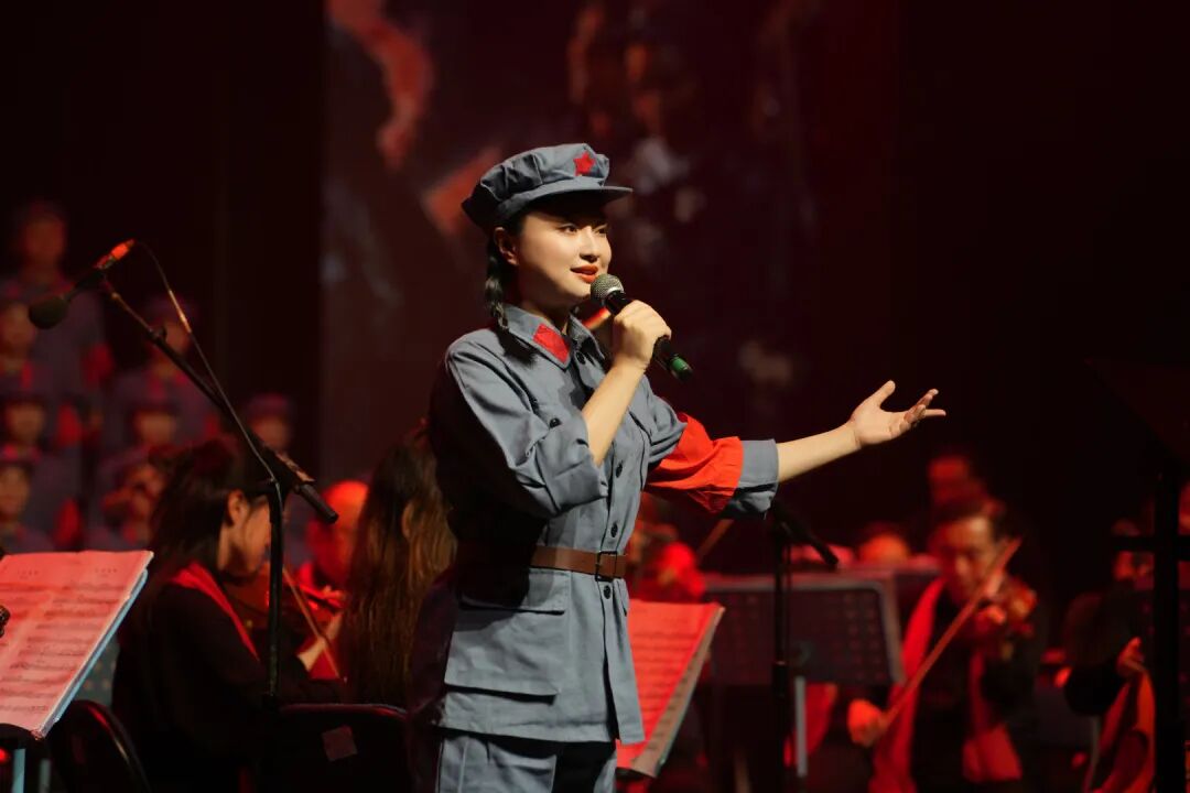“长征精神 民族之魂”纪念红军长征胜利90周年交响合唱音乐会圆满落幕