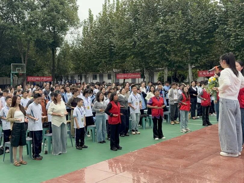 未爱护航·崃伴成长丨“家校社医齐协力 身心同调润亲子”家庭教育特色主题活动