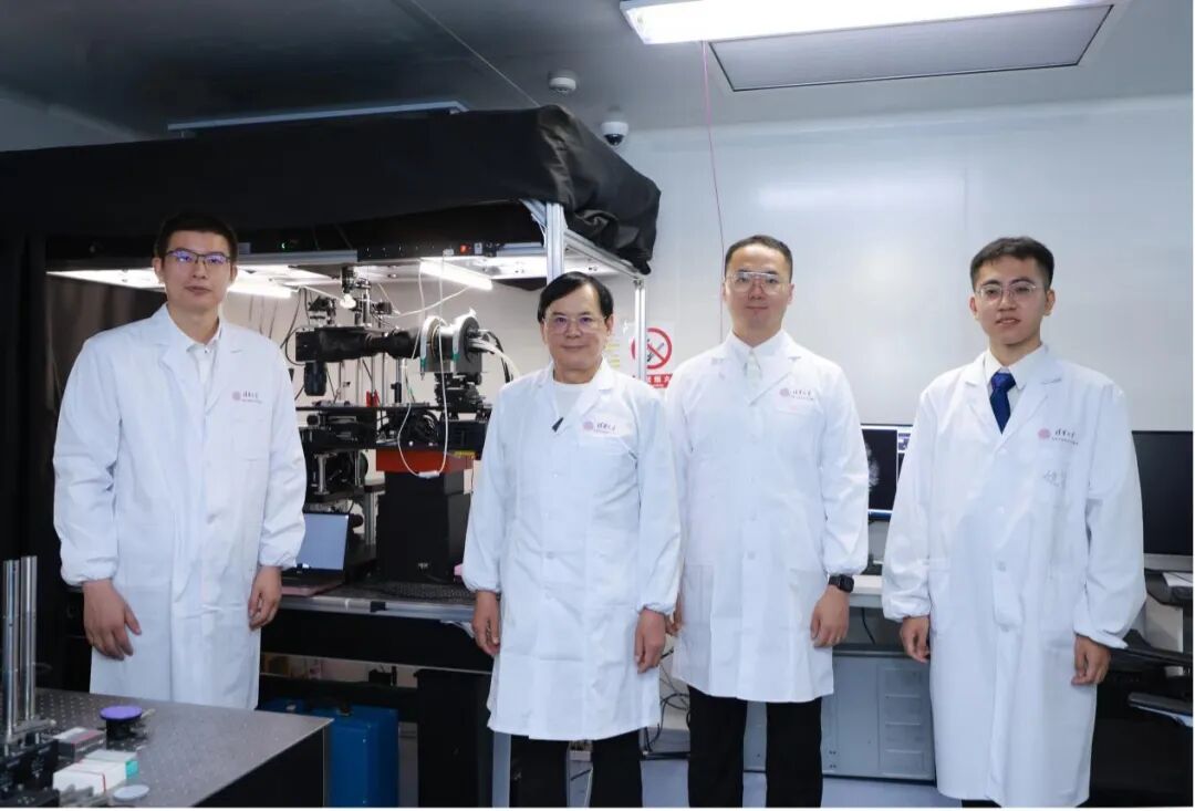 最小最轻的“超级显微镜”，在清华大学诞生