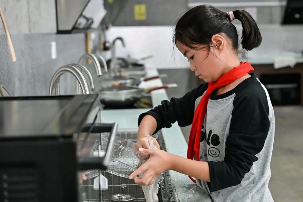 “希望工程·未来生活家”赋能乡村食育课堂
