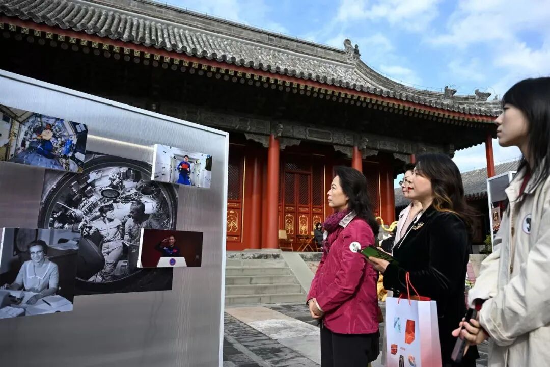 “看见她——影响时代的女性”影像展在京开幕