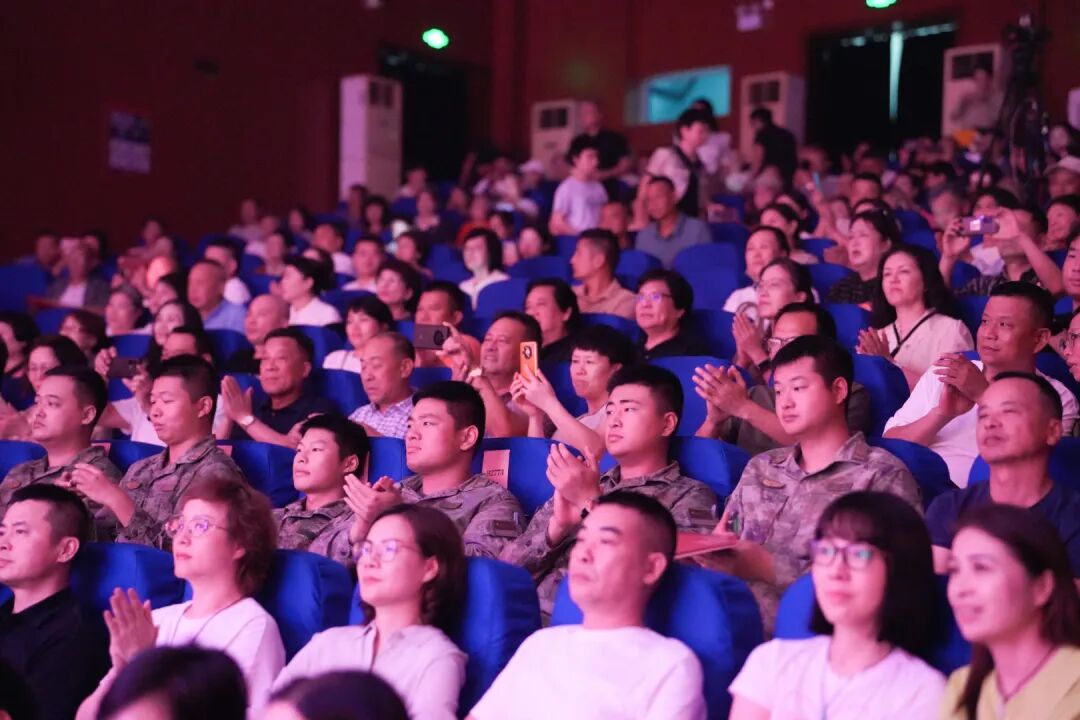 “长征精神 民族之魂”纪念红军长征胜利90周年交响合唱音乐会圆满落幕