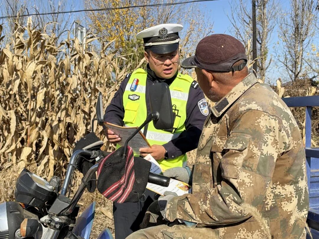 护航秋收｜亮尾工程除隐患 田间宣讲筑防线！龙井交警织密秋收交通安全网