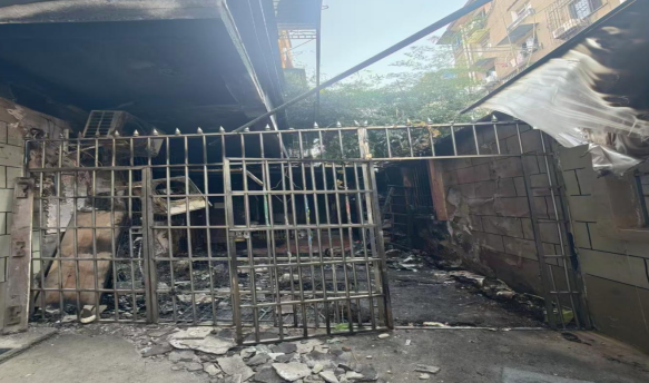 小区圈块地放点杂物没什么？看完这个火灾现场，你还这么想吗