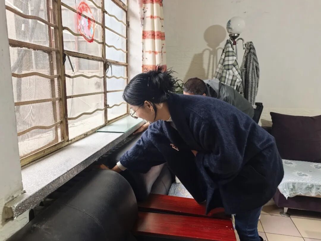 冬日暖流提前至 工会关爱暖人心