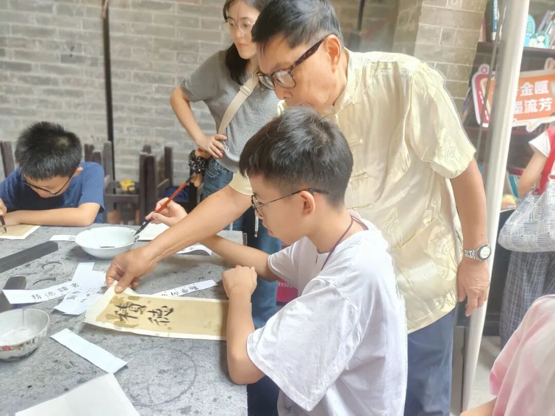 佛山南海西樵校家社协同共育，让好家风在沉浸式研学中“活”起来