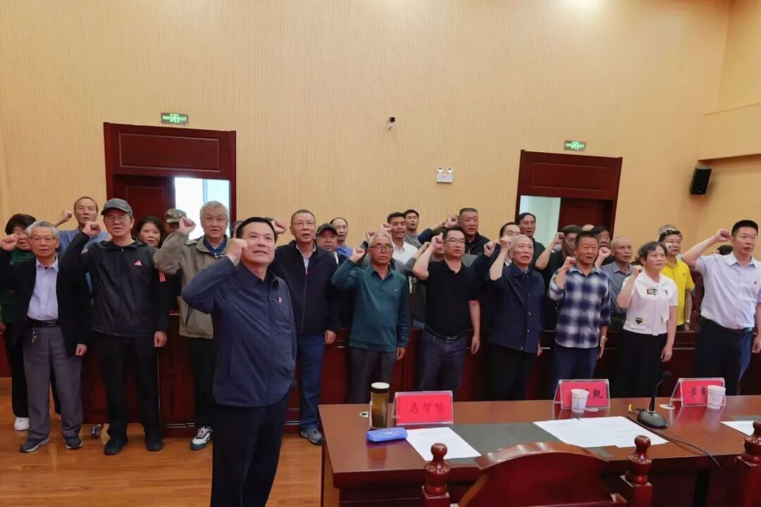 赓续长征桑榆情 笃行法治暖重阳