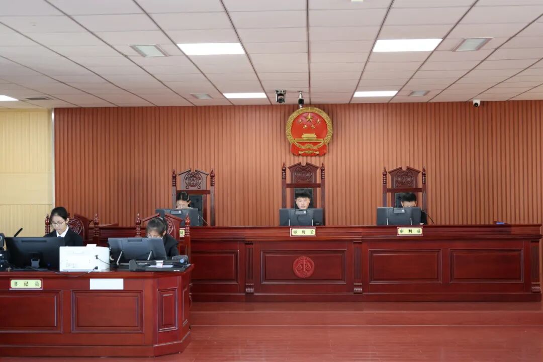 沉浸式体验“开庭”！敖汉旗人民法院开展模拟法庭普法活动